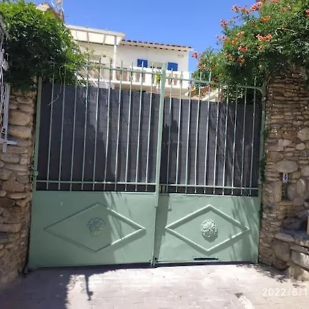 A Centre Ville- Pour 2 - Petit Prix- Juillet-aout Reservation D'1 Semaine Minimum-check In 17-19h 公寓 *