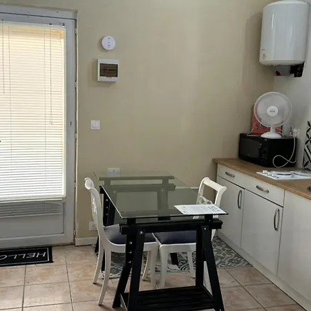 Centre Du Boulou Pour 2 Personnes- Check In 18h 20h Check Out 11h Max Juillet-aout 1 Semaine Minimum شقة لو بولو